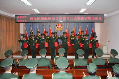 符合这些条件,警校或普通大学毕业,你可以直接成为*警武**警官