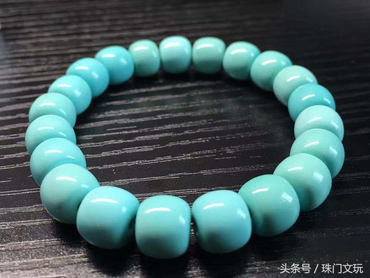 绿松碰水后有什么变化,黄金和绿松接触绿松变黑怎么回事