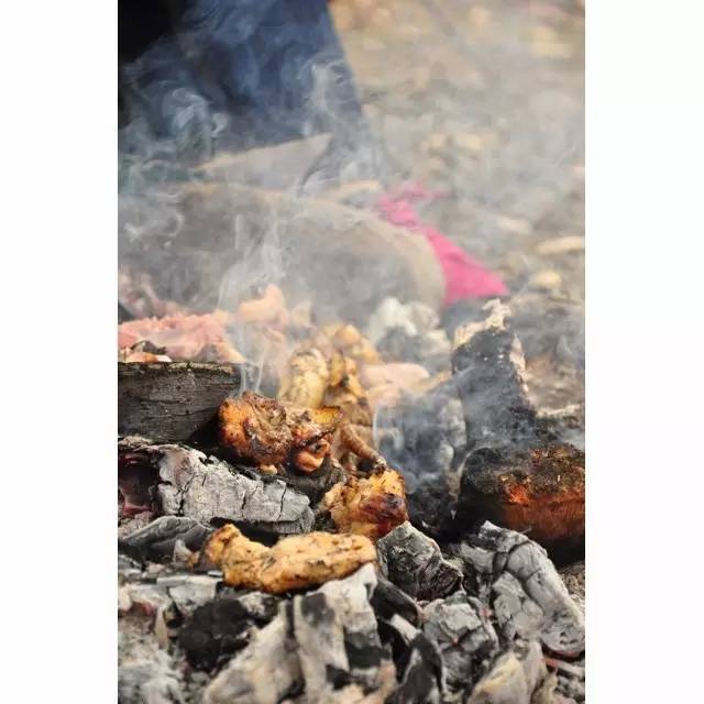 故事|2000元游遍全国后，肉与远方对他有了新的意义