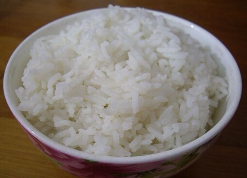 从小不吃猪肉一吃就吐,女孩从小不吃饭的后果