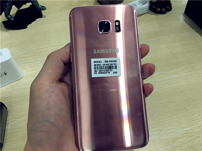 三星s7edge银色颜值怎么样 (三星s7 edge)