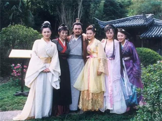 我捉住了一个*花采**贼丨雅娴