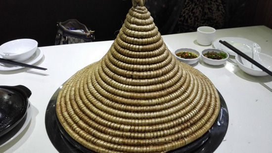 第一美食石锅鱼,衢州美食传奇石锅鱼