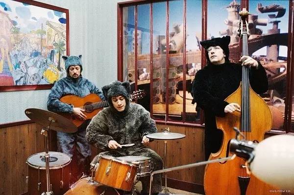 视觉盛宴体验爱丽丝梦游仙境,爱丽丝梦游仙境一个美丽的画面