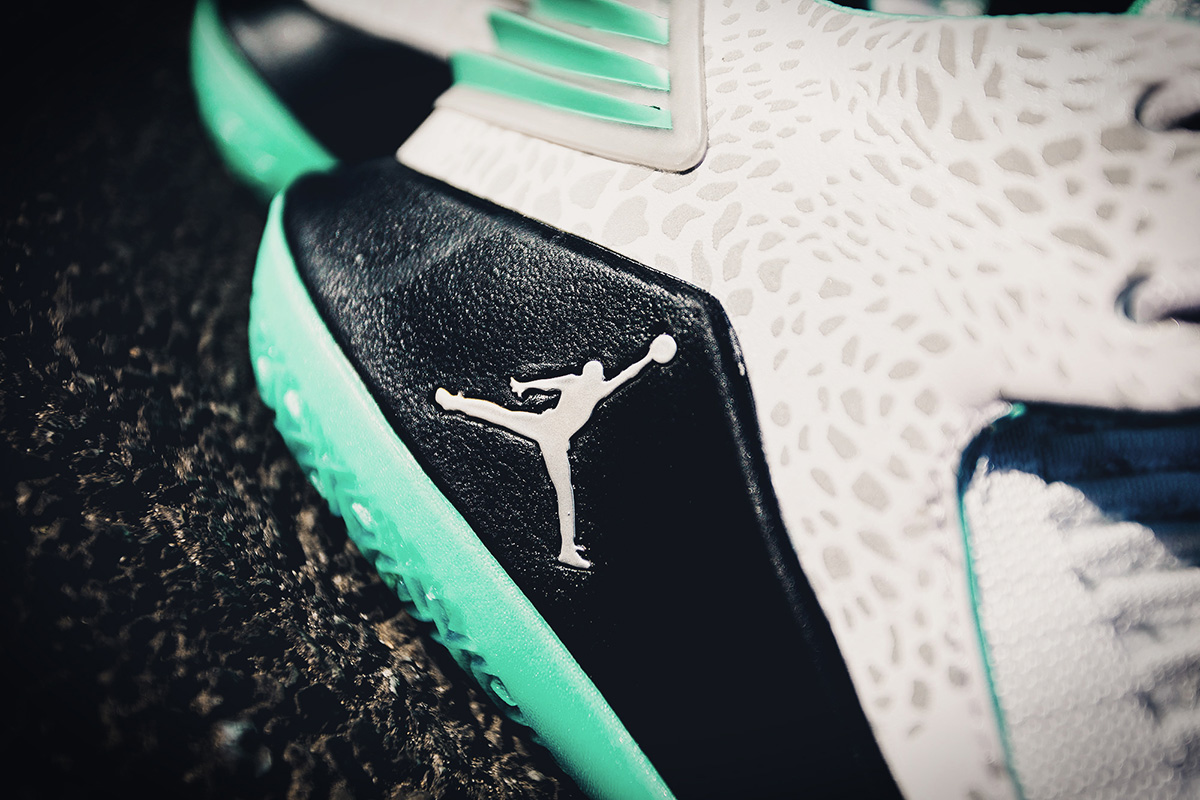 开箱上脚耐克篮球鞋,第一双airjordan正代鞋款在中国