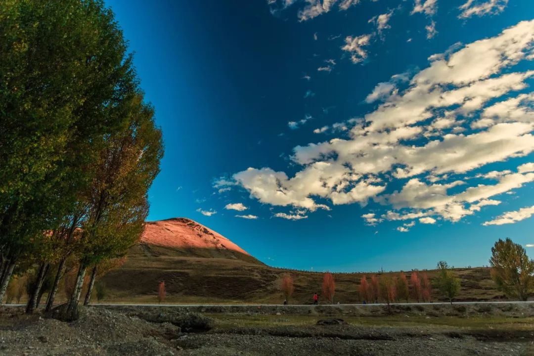 稻城亚丁攻略自由行大概多少钱,稻城亚丁怎么游玩