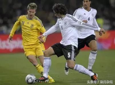 足球课堂:手把手教你练防守