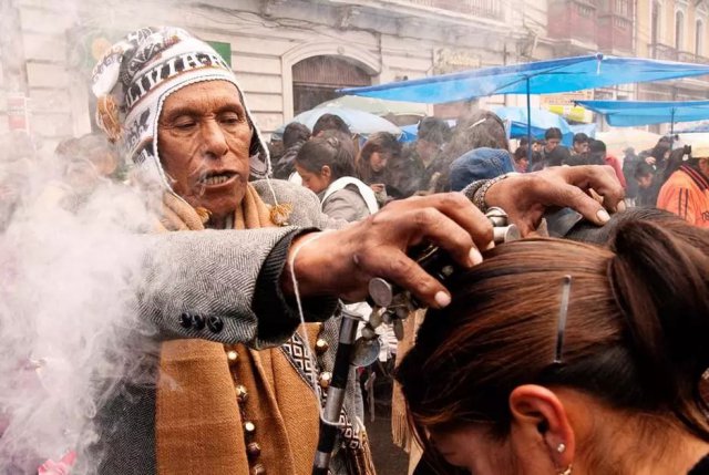 这个女巫市集竟能买到爱情魔药？给我来一打！