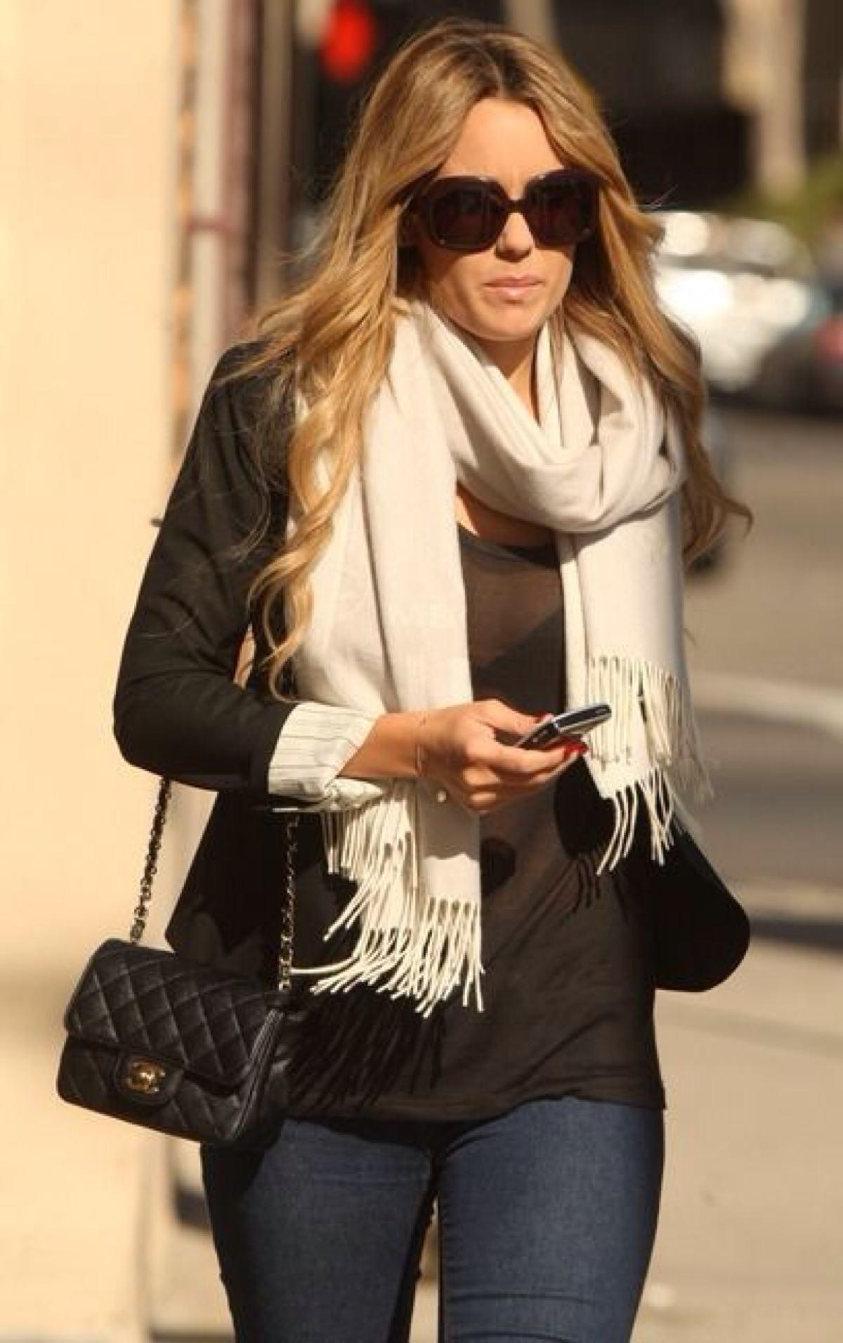 怎么选择适合自己的围巾,如何选择适合自己的围巾