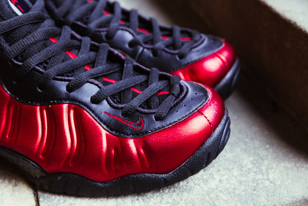 球鞋的夜光底,adidasyeezyboost750gum