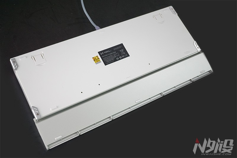 自带手托防尘罩的机械键盘,蝙蝠骑士机械键盘拆解