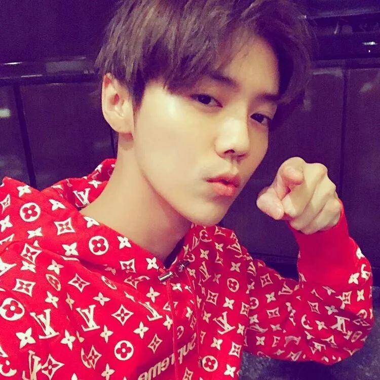 supreme要出联名款小suv了,supreme新品2021