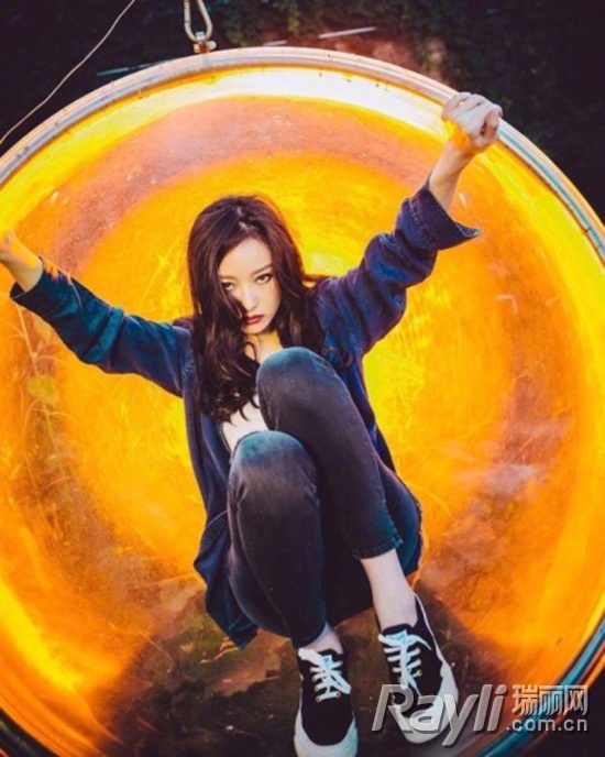 又到小长假,快点跟明星们学学能制霸朋友圈的旅拍秘籍吧!