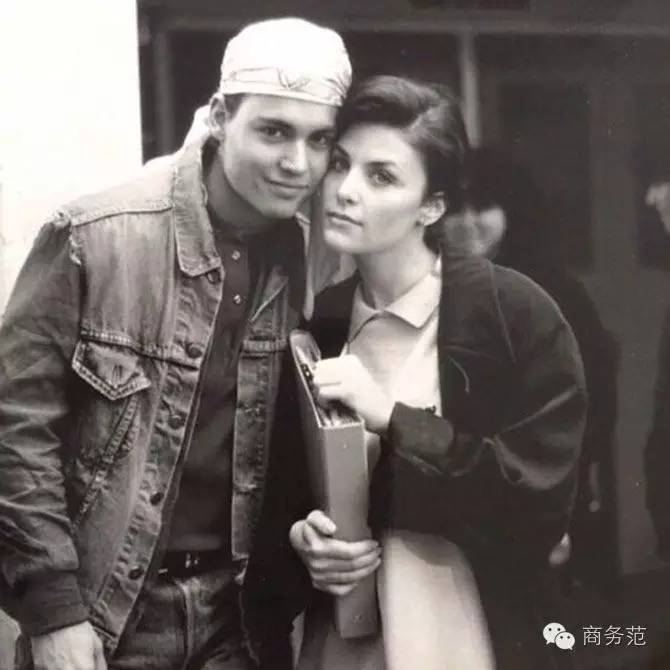 德普和艾梅柏离婚分了多少钱,德普首谈离婚完整视频