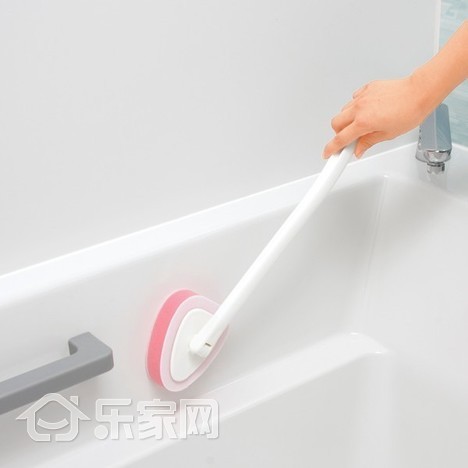 她不小心把泡腾片掉进洗手盆,家人竟然还连连赞好!