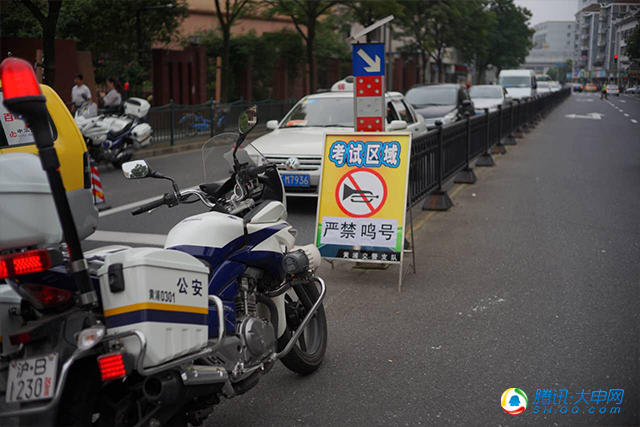 直击2023年高考现场第一天,2020年高考直击现场