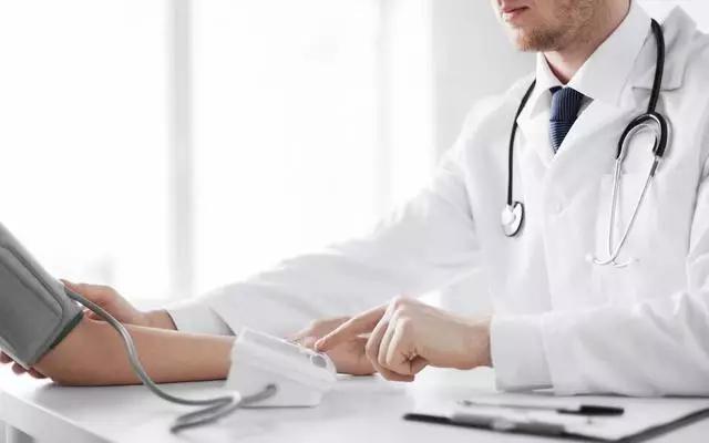 5种情况怎么免费看病,看病贵国家怎么解决