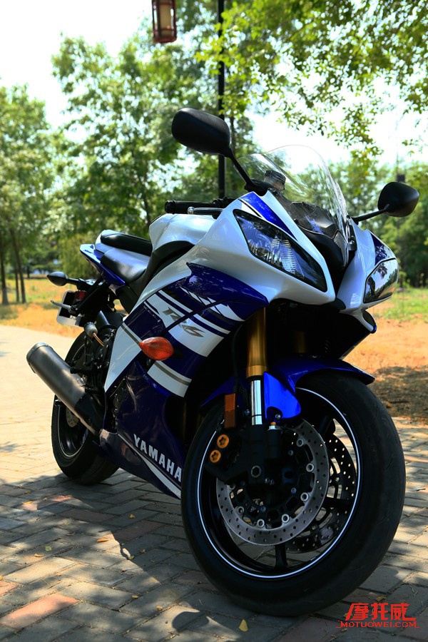 雅马哈yzf600r试驾视频,2023雅马哈yzf-r6赛道版