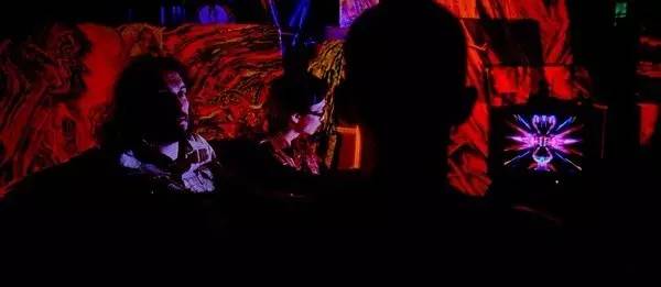 视觉盛宴体验爱丽丝梦游仙境,爱丽丝梦游仙境一个美丽的画面