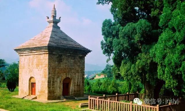 济南哪个区比较适合居住,在济南在哪个地方住玩比较方便