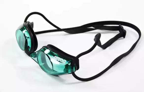 泳帽选购,怎么搭配泳镜和泳帽最好看