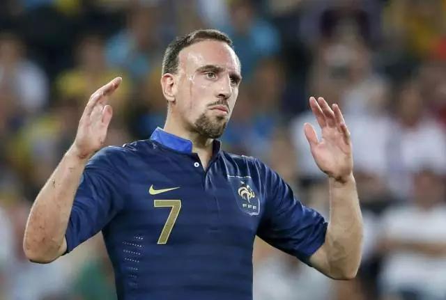 两大巨星悲情离开欧洲杯,盘点欧洲杯已经告别的巨星