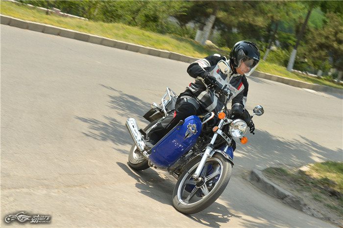 豪爵hj125-8f评测,豪爵踏板摩托车性价比推荐