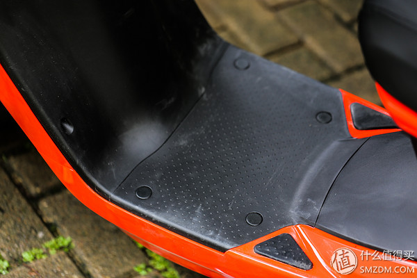 城市穿梭小精灵电动车,小牛电动车m1深度试驾体验