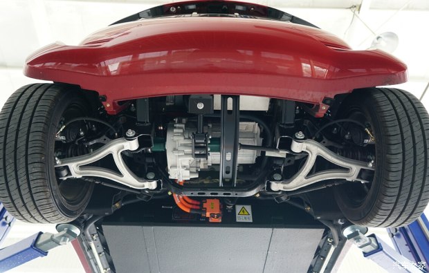 众泰e200电动评测,难得一见的精品汽车