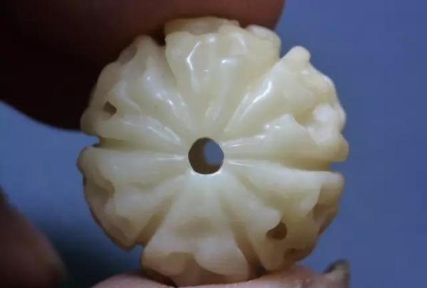 星月菩提子雕刻作品,菩提子手把件雕刻图片大全