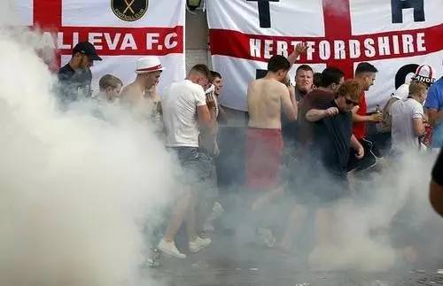 欧洲悲|光顾着反恐了，忘了防足球流氓