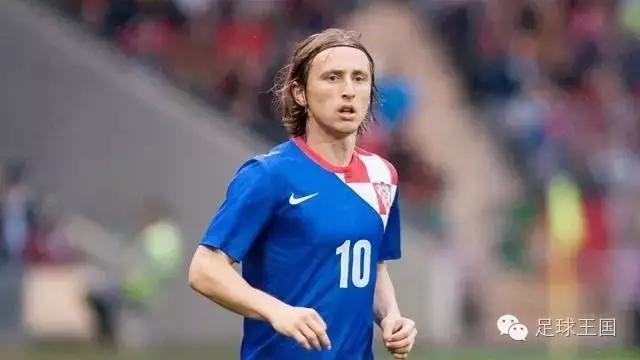 绝对巨星莫德里奇,大中锋莫德里奇