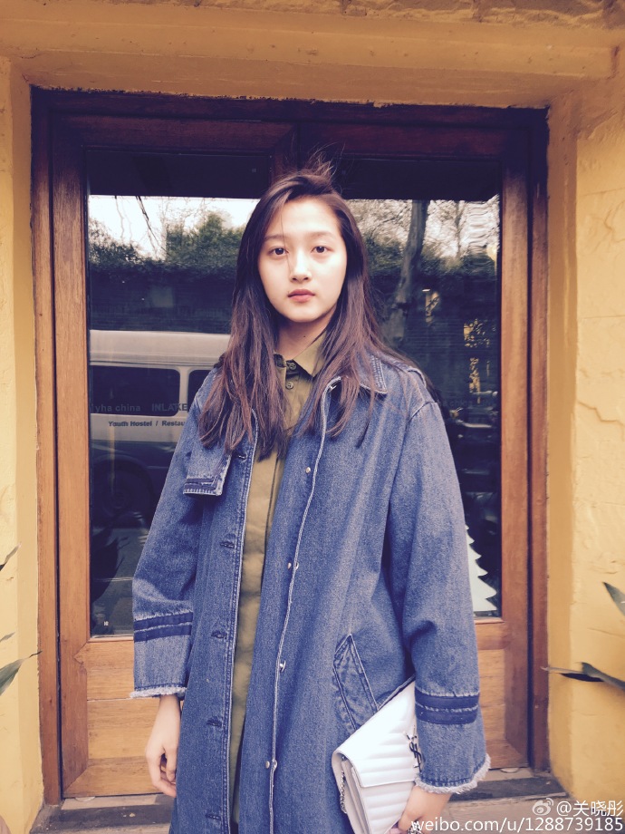 国民闺女关晓彤不愧是宝藏女孩,国民闺女关晓彤包包