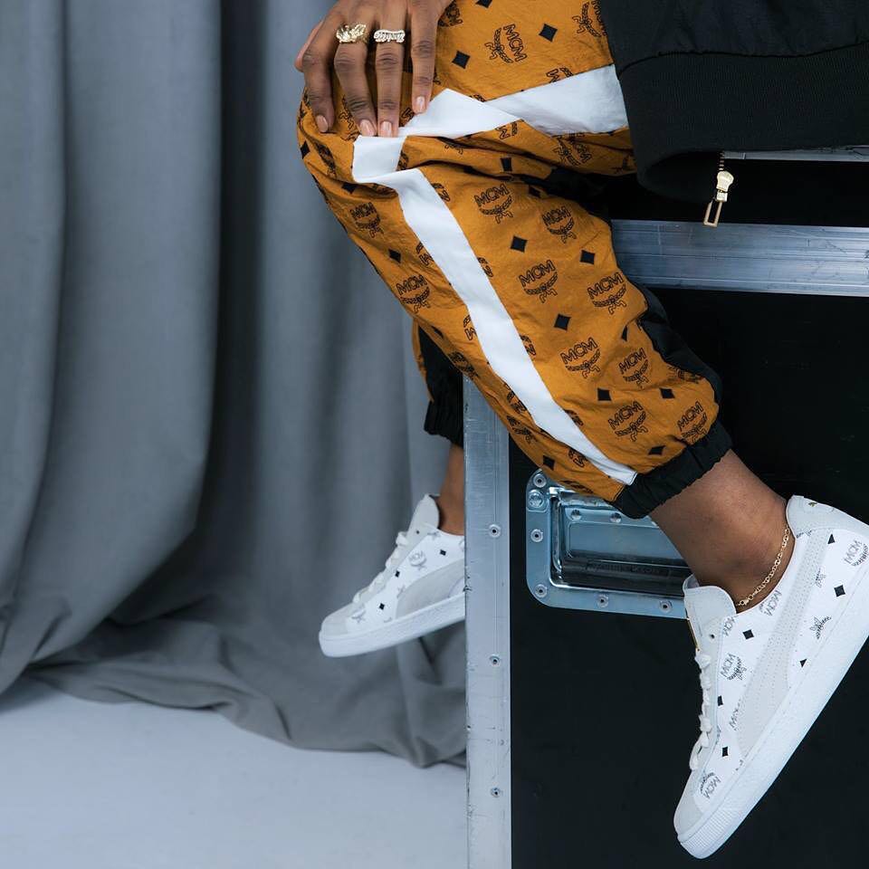 puma新款联名限量黄色,puma最新联名