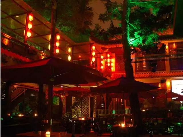 看球喝酒的酒馆,看球喝酒中大奖