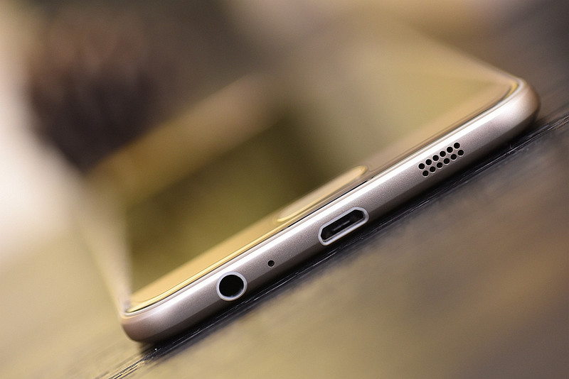 galaxyc55实拍,三星galaxyc5怎么样