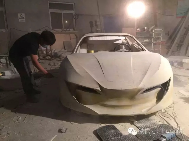 5名本科生，每天只睡6小时，1辆电动轿跑真车，惊艳全场