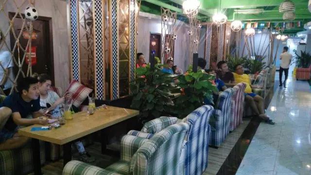 海口餐吧设计案例,哈尔滨足球主题餐吧