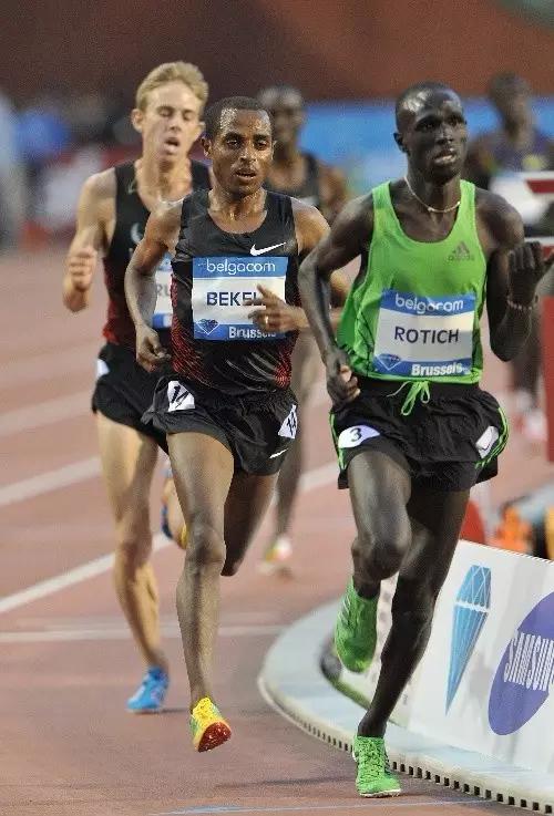 选鞋不当危害,亚瑟士跑鞋适合外翻还是内翻