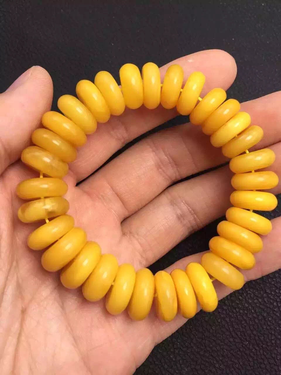 蜜蜡是世界几大宝石之一,琥珀蜜蜡是天然的有机宝石吗