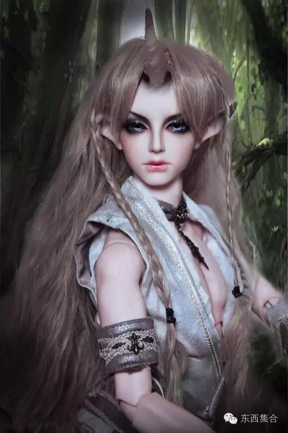 她是资深娃娘,也是暴雪爸爸的死忠粉