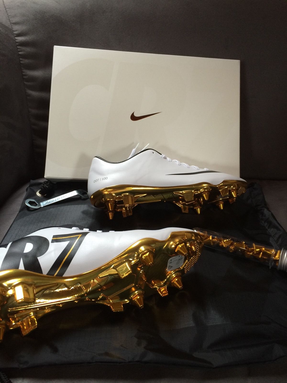 足球鞋nike传奇系列,耐克刺客cr7足球鞋推荐