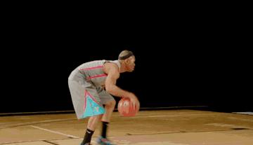 边跑边运球容易掉球怎么办,为什么跑着运球老掉球