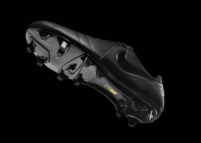 有棱条的足球鞋,综合性比较强的足球鞋推荐