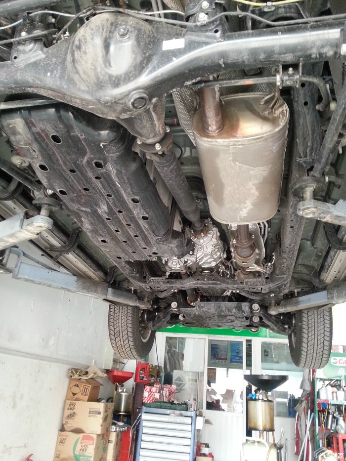 普拉多4000和兰德酷路泽4000油耗,lc250普拉多2.4t百公里油耗