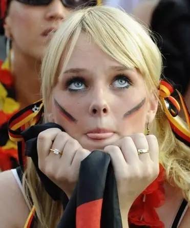 蓦然回首却已是沧海桑田,蓦然回首那些美好让人潸然泪下