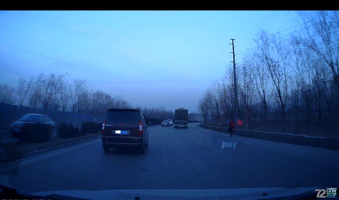 如何选购行车记录仪后视摄像头,如何选购行车记录仪呢