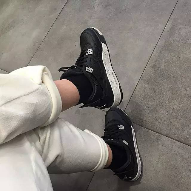 头条|Jordan4史上超人气的11款绝美配色！“乔4大年”就是今年了