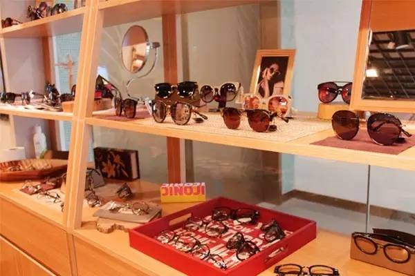 春夏必备墨镜品牌有哪些,韩国墨镜品牌明星同款