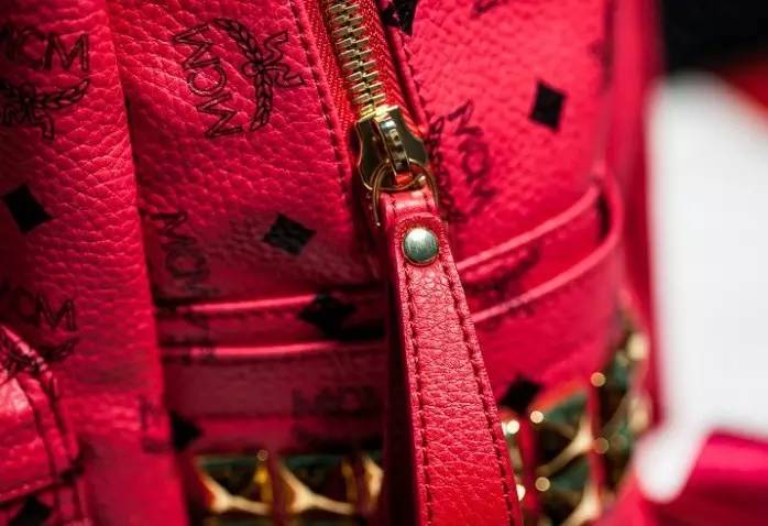 剁手好物分享,新款mcm双肩包樱花粉